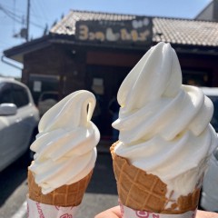 山口県下関市豊北町にある洋菓子店「３つのたまご」のソフトクリーム