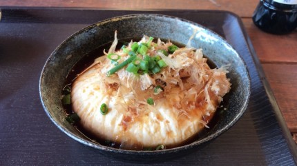 大分県竹田市にある、おいしいお豆腐屋さん「湧水茶屋」のおぼろ豆腐