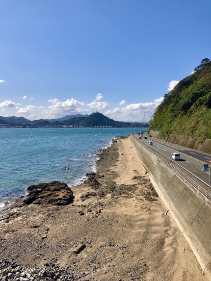 窓からの関門海峡